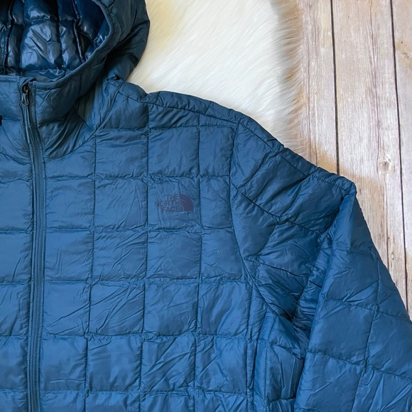 The North Face Men’s ThermoBall Eco Hoodie Jacket - Picture 3 of 9